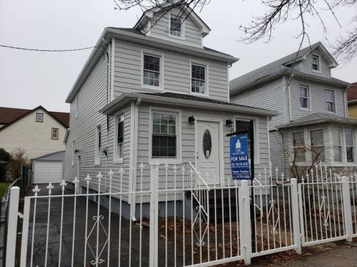14905 115th Ave, Jamaica, NY 11436-1108