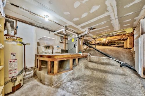 1860 F St, South Lake Tahoe CA  96150-3630 exterior