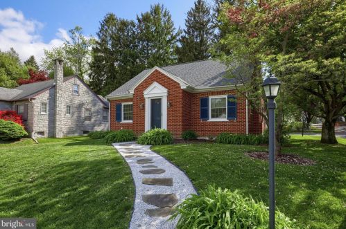 106 Roselle Ave, Lancaster PA  17603-6672 exterior