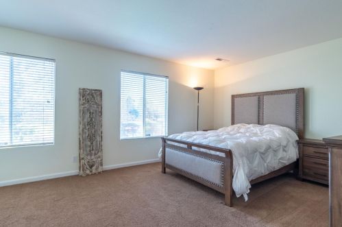 2070 Carousel Dr, Hollister CA  95023-5665 exterior