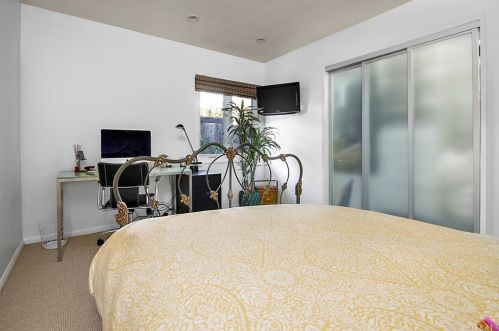 1727 Tradewinds Ln, Newport Beach CA  92660-4313 exterior