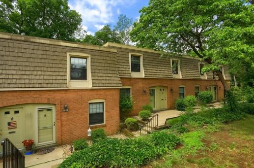 1248 Pennsbury Blvd, Pittsburgh, PA 15205-1638