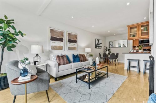 357 Half Moon Ln, Daly City, CA 94015-2468