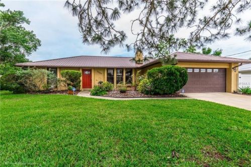 1700 Beacon Dr, Sanford, FL 32771-9723