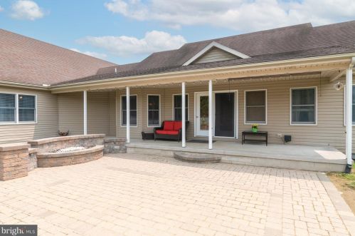 47 Connie Ln, Dover, DE 19901-2879