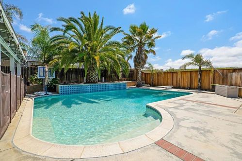 33690 Canyon Ranch Rd, Wildomar CA  92595-8491 exterior