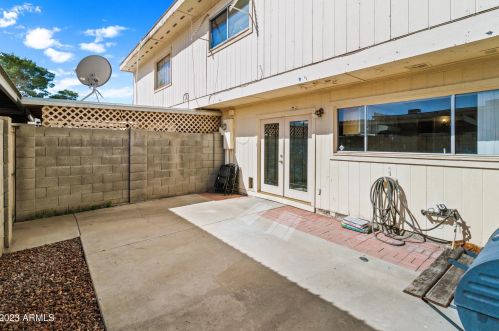 5742 44th Ave, Glendale, AZ 85301-6304