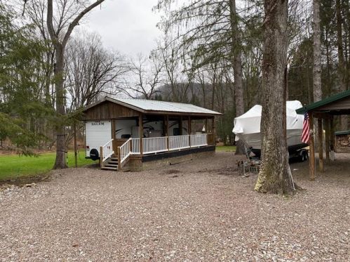 619 Flanigan Rd, Listonburg PA  15424-2029 exterior