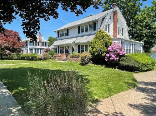 125 Greenridge Ave, White Plains, NY 10605-2417