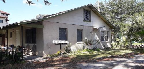 404 Canal St, Tarpon Springs, FL 34689-3258