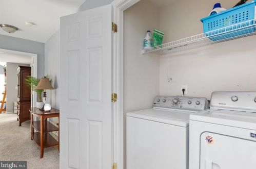 6465 Ashby Grove Loop, Haymarket VA  20169-3211 exterior