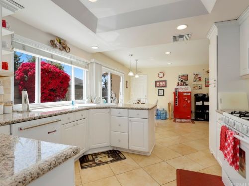 6569 Pinion St, Calabasas CA  91377-1212 exterior