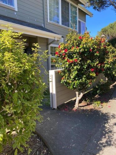 1913 Jameston Ln, Daly City, CA 94014-5300