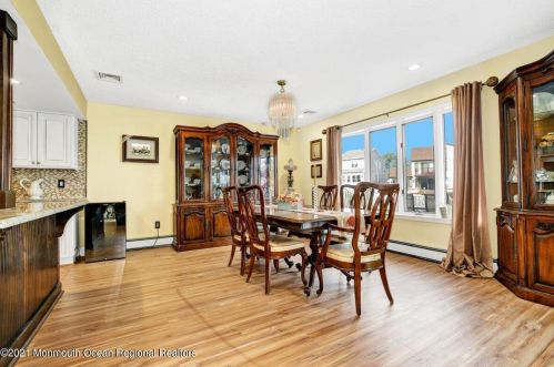 98 Jib Ln, Bricktown NJ  08723-6747 exterior