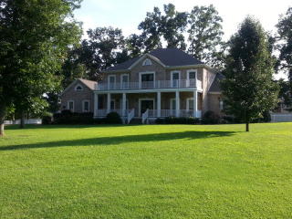 423 Charleston Dr, Cookeville, TN 38501-5861