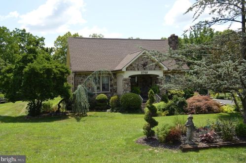 3763 Spring Rd, Carlisle, PA 17013-8705