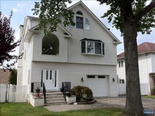 24 Albert St, Moonachie NJ  07074-1025 exterior