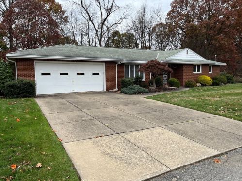 156 White Oak Dr, New Kensington, PA 15068-6722