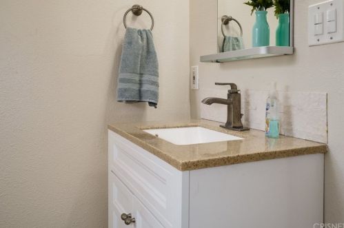 10414 Ferina St, Bellflower CA  90706-4121 exterior