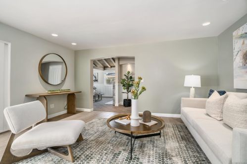 1151 Turquoise St, San Diego CA 92109-1247 exterior