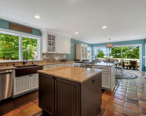 400 Windjammer Dr, Southold NY  11971-2217 exterior