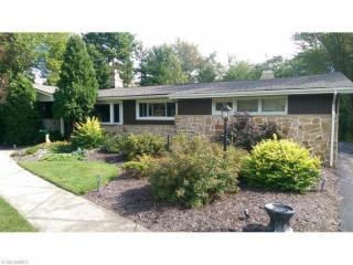 9211 Highland Dr, Cleveland, OH 44141-2605