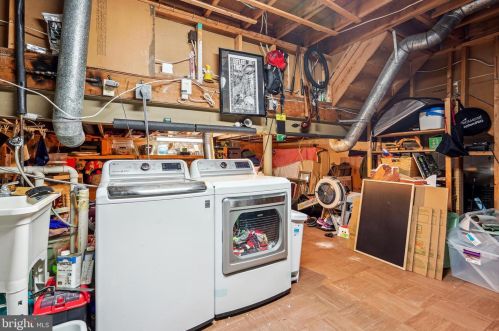 5269 Bradgen Ct, Springfield VA 22151-3524 exterior