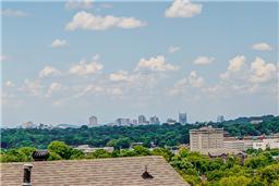 136 Jefferson Sq, Nashville TN  37215-3701 exterior