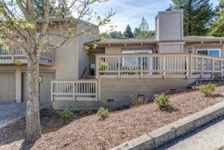 25 Tamarisk, Moraga, CA 94556-3010