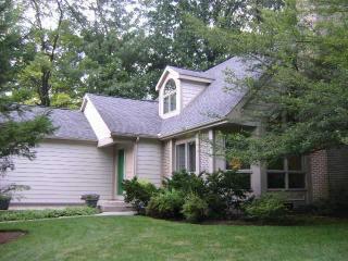9138 Orchard Lake Rd, Holland, OH 43528-8407