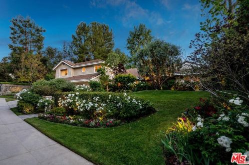 4019 Hayvenhurst Dr, Van Nuys, CA 91436-3612