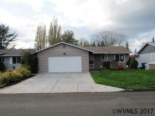 1779 Vanderbeck Ln, Woodburn, OR 97071-2738