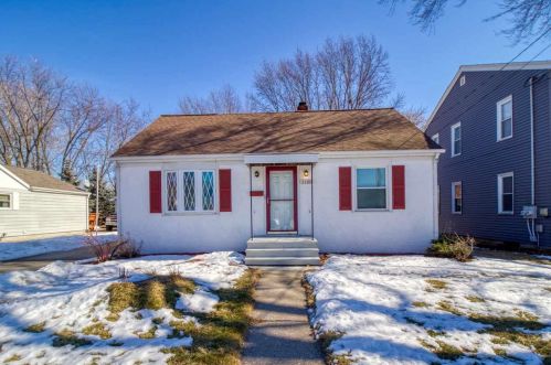 1129 Suydam St, Green Bay, WI 54301-3121