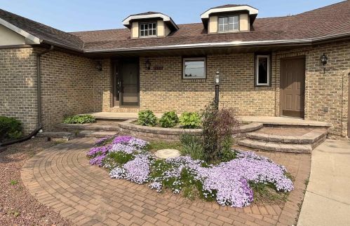 2559 Bay Settlement Rd, Green Bay, WI 54311-7326