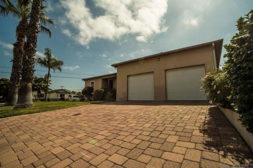 1857 Denver St, San Diego CA 92110-3335 exterior