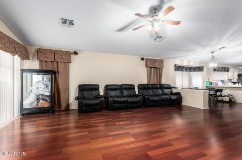 7905 54th Dr, Glendale, AZ 85301-1476