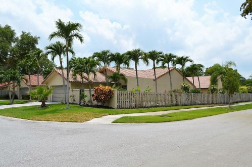 2050 18th St, Delray Beach, FL 33445-1438