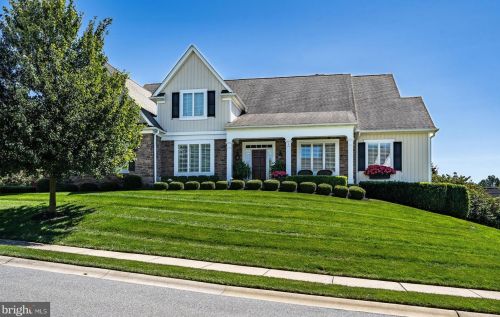 5 Fallbrook Ln, Glen Mills, PA 19342-1677