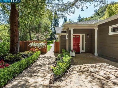 9 Sleepy Hollow Ln, Orinda, CA 94563-1320