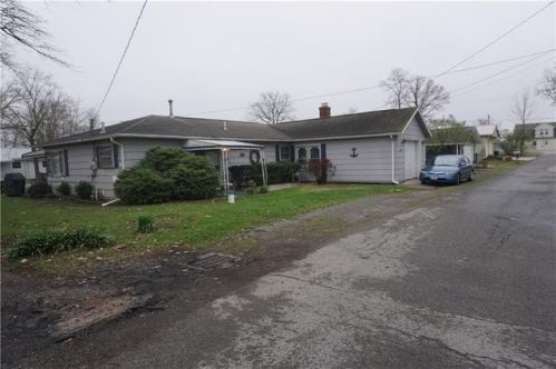 8984 Walnut St, Huntsville, OH 43324-9792