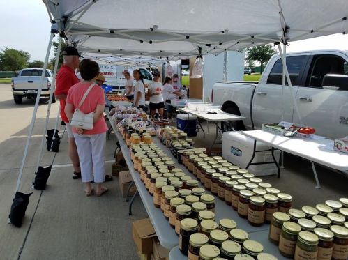 8813 Crestview Dr, Denton TX  76207-8601 exterior