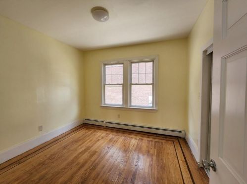 240 Gallatin St, Providence RI  02907-1906 exterior