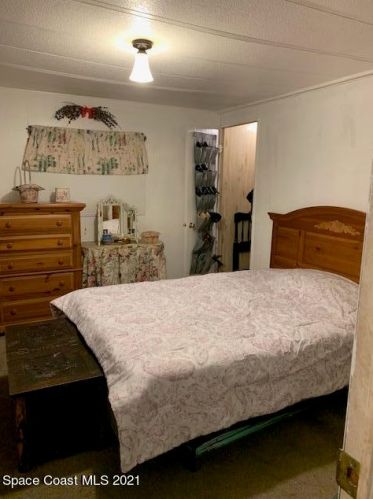 1085 Wren Cir, Sebastian FL  32976-7510 exterior