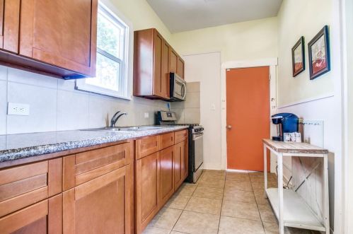 2511 Bernardo De Galvez Ave, Galveston TX 77550 exterior