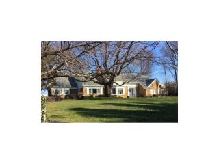 11610 Harbor View Dr, Cleveland OH  44102-6153 exterior