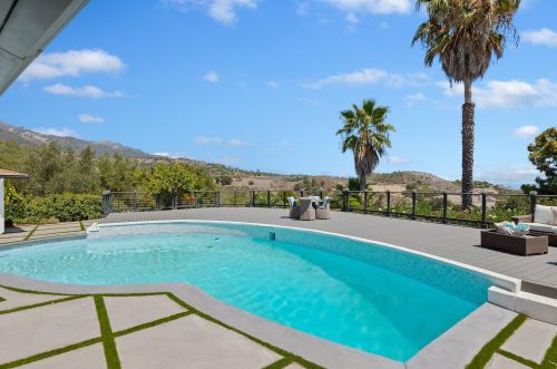 8 Celine Dr, Santa Barbara CA  93105-1911 exterior