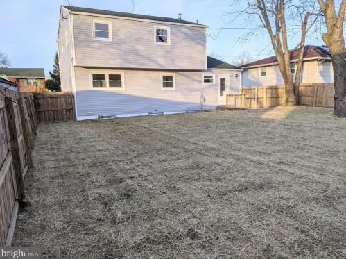 4 Bellamy Dr, New Castle, DE 19720-2378
