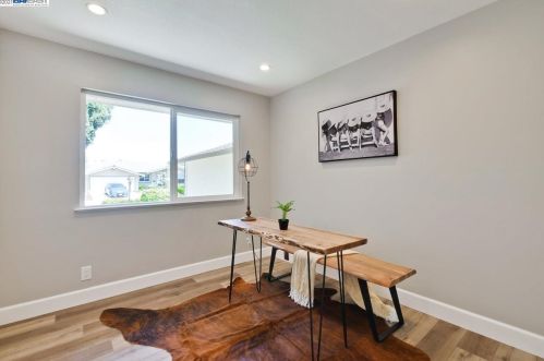6570 Inglewood Dr, Pleasanton CA  94588-3825 exterior
