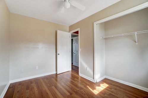 19 Plymouth Ln, Covington KY 41018-2757 exterior