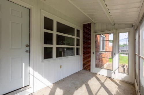 2695 Bonnie Dr, Cincinnati, OH 45230-1105